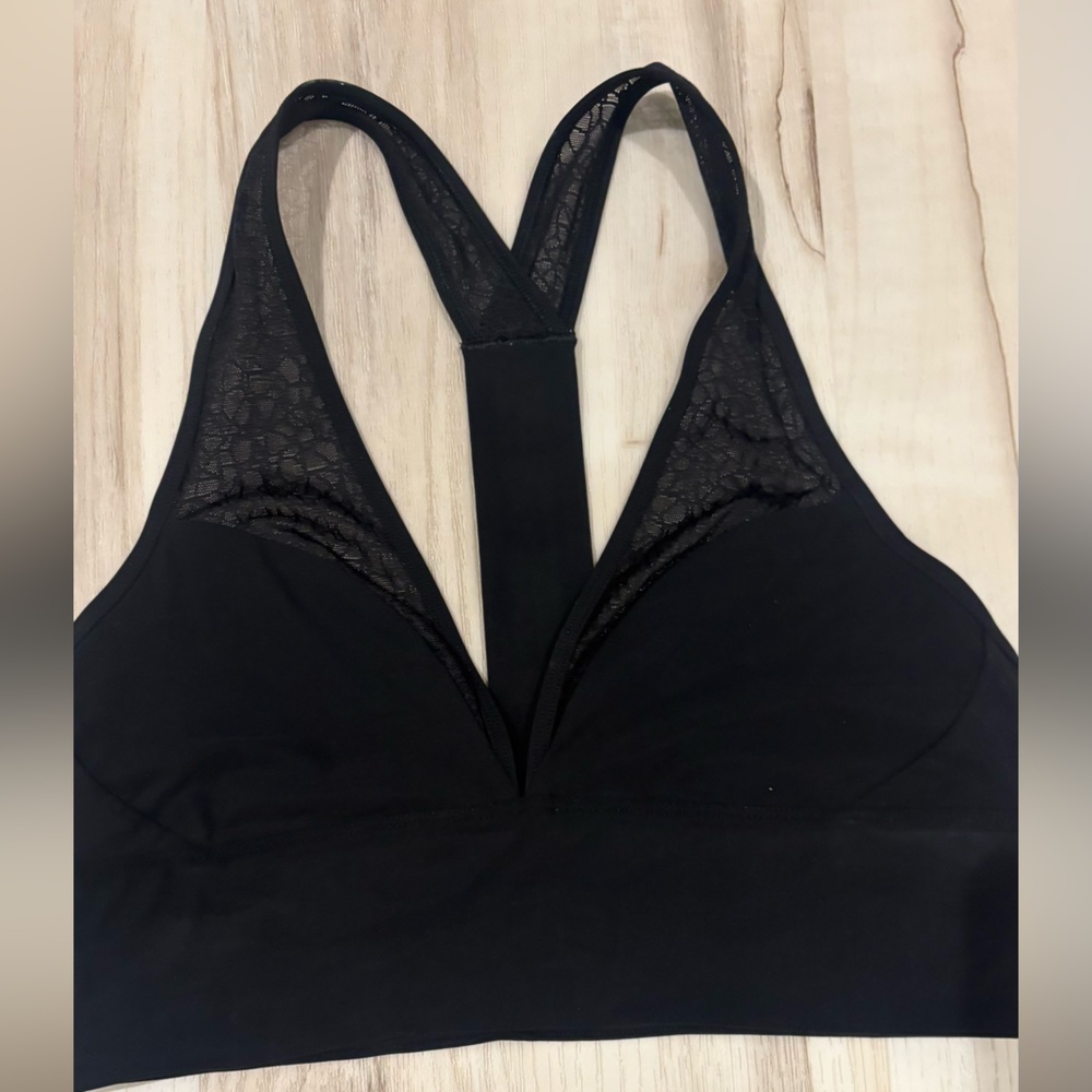Lululemon Small black lacy bra - no padding